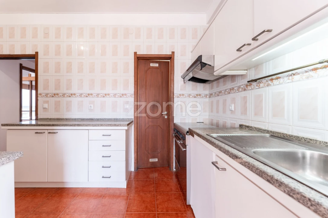 Apartamento T4 para Venda em Bonfim Foto 12