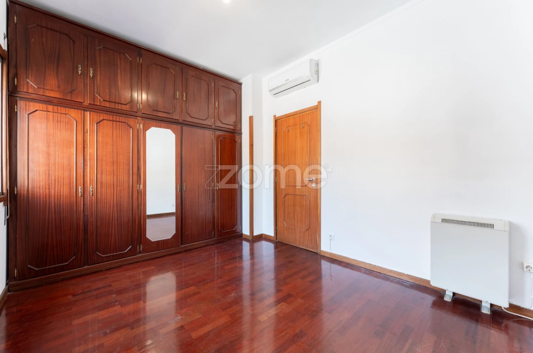 Apartamento T4 para Venda em Bonfim Foto 28