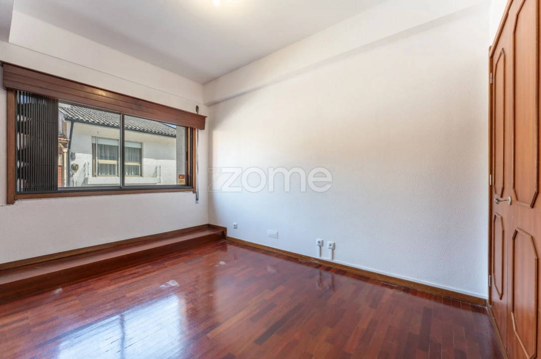 Apartamento T4 para Venda em Bonfim Foto 29