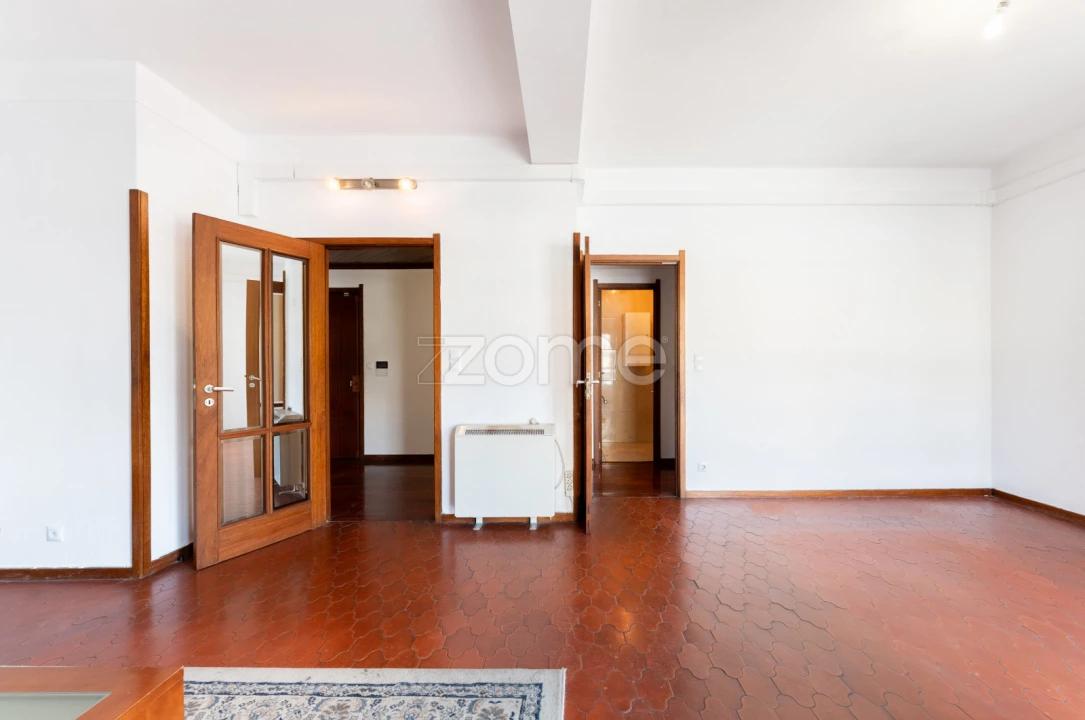 Apartamento T4 para Venda em Bonfim Foto 8