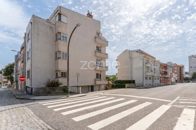 Apartamento T4 para Venda em Bonfim Foto 42