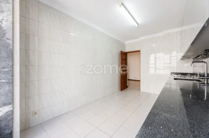 Apartamento T3 para Venda em São Vicente (Braga)