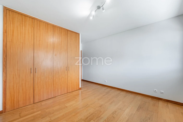 Apartamento T2 para Arrendamento em Castêlo da Maia Foto 11