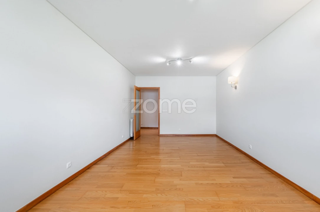 Apartamento T2 para Arrendamento em Castêlo da Maia Foto 7