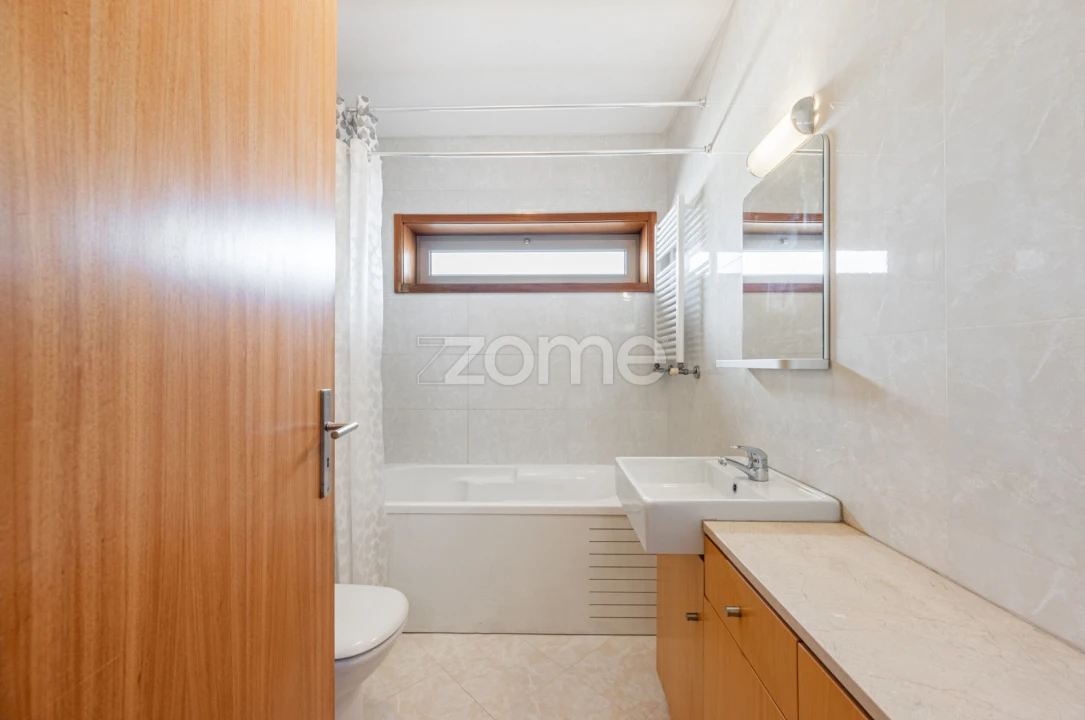 Apartamento T2 para Arrendamento em Castêlo da Maia Foto 9