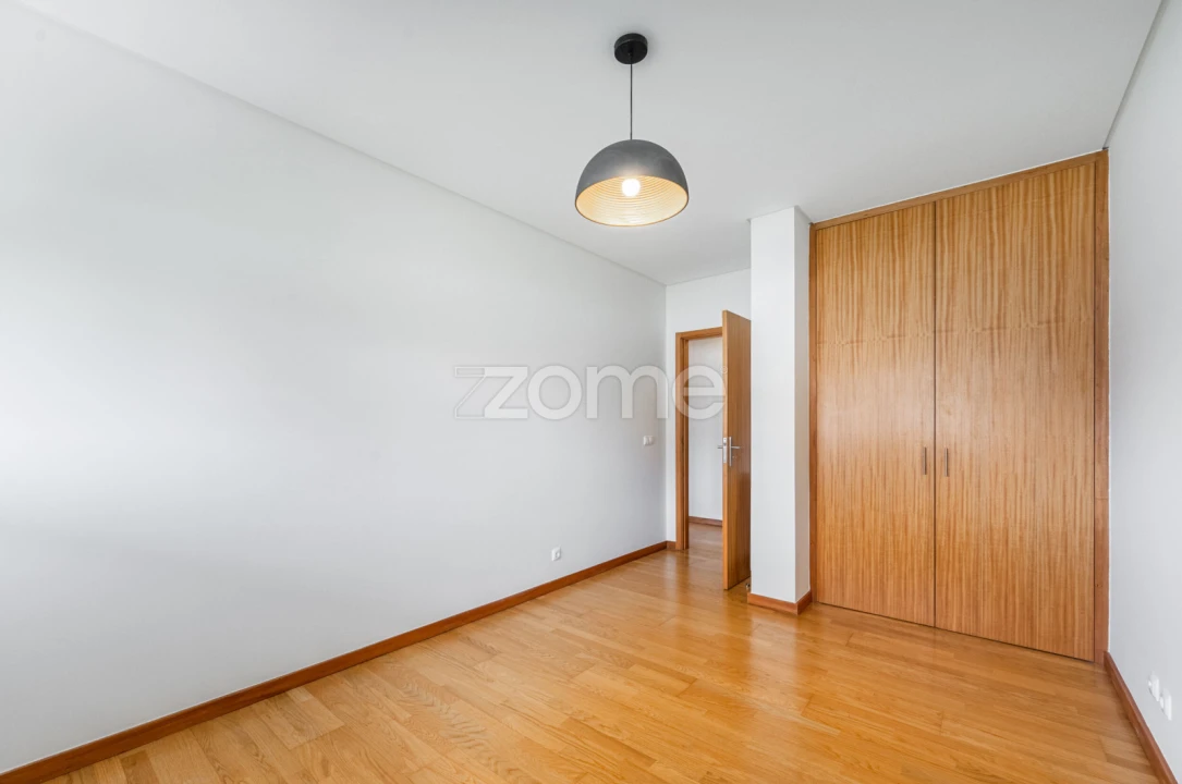 Apartamento T2 para Arrendamento em Castêlo da Maia Foto 13