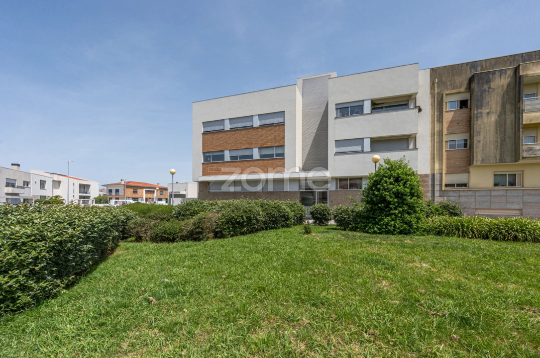 Apartamento T2 para Arrendamento em Castêlo da Maia Foto 1
