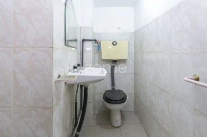 Terreno Comércio / Armazém para Venda em Campanhã