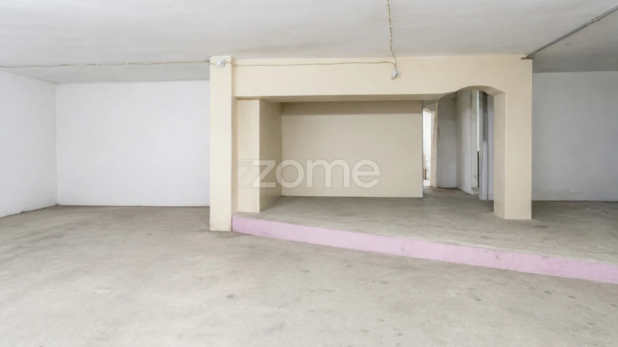 Terreno Comércio / Armazém para Venda em Campanhã