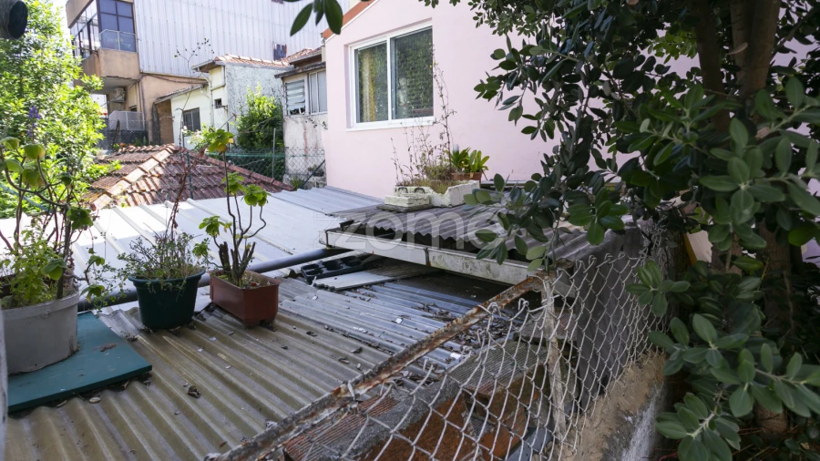 Terreno Comércio / Armazém para Venda em Campanhã