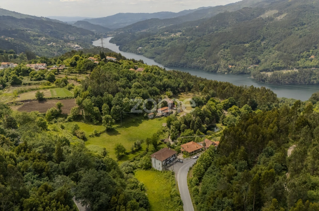 Moradia T9 para Venda em Caniçada e Soengas Foto 11