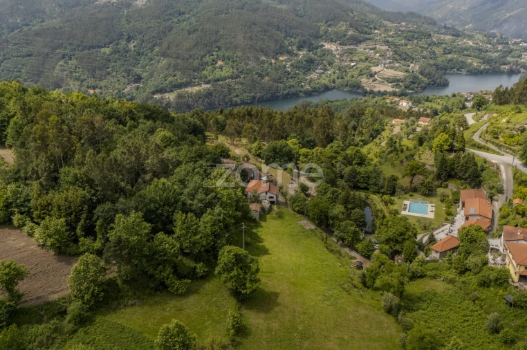 Moradia T9 para Venda em Caniçada e Soengas Foto 8