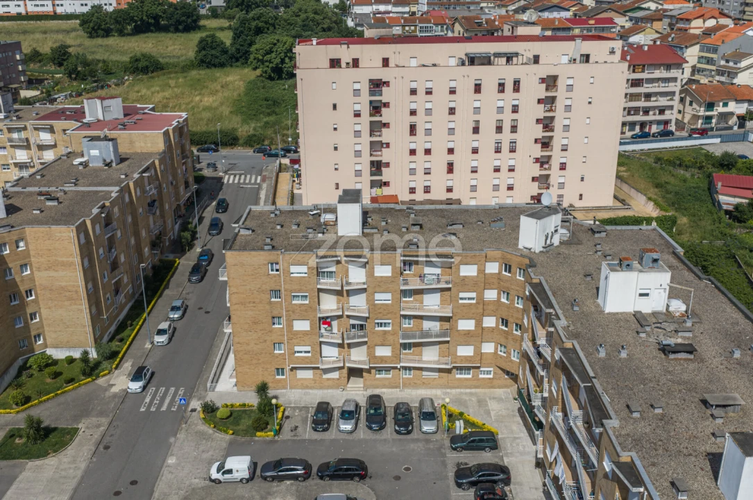 Apartamento T2 para Venda em Fânzeres e São Pedro da Cova Foto 17