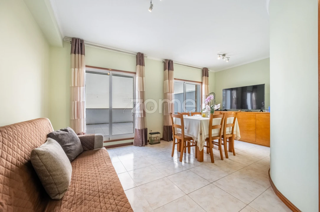 Apartamento T2 para Venda em Fânzeres e São Pedro da Cova Foto 3