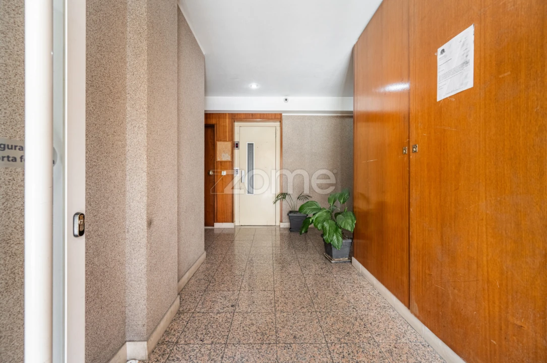 Apartamento T2 para Venda em Fânzeres e São Pedro da Cova Foto 2