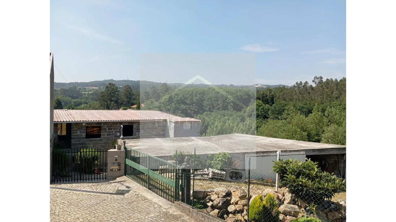 Moradia T2 para Venda em Fonte Arcada Foto 18