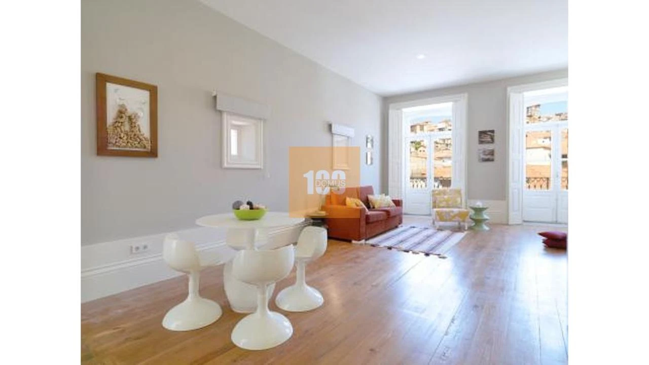 Apartamento T1 para Venda em Cedofeita, Santo Ildefonso, Sé, Miragaia, São Nicolau e Vitória Foto 1