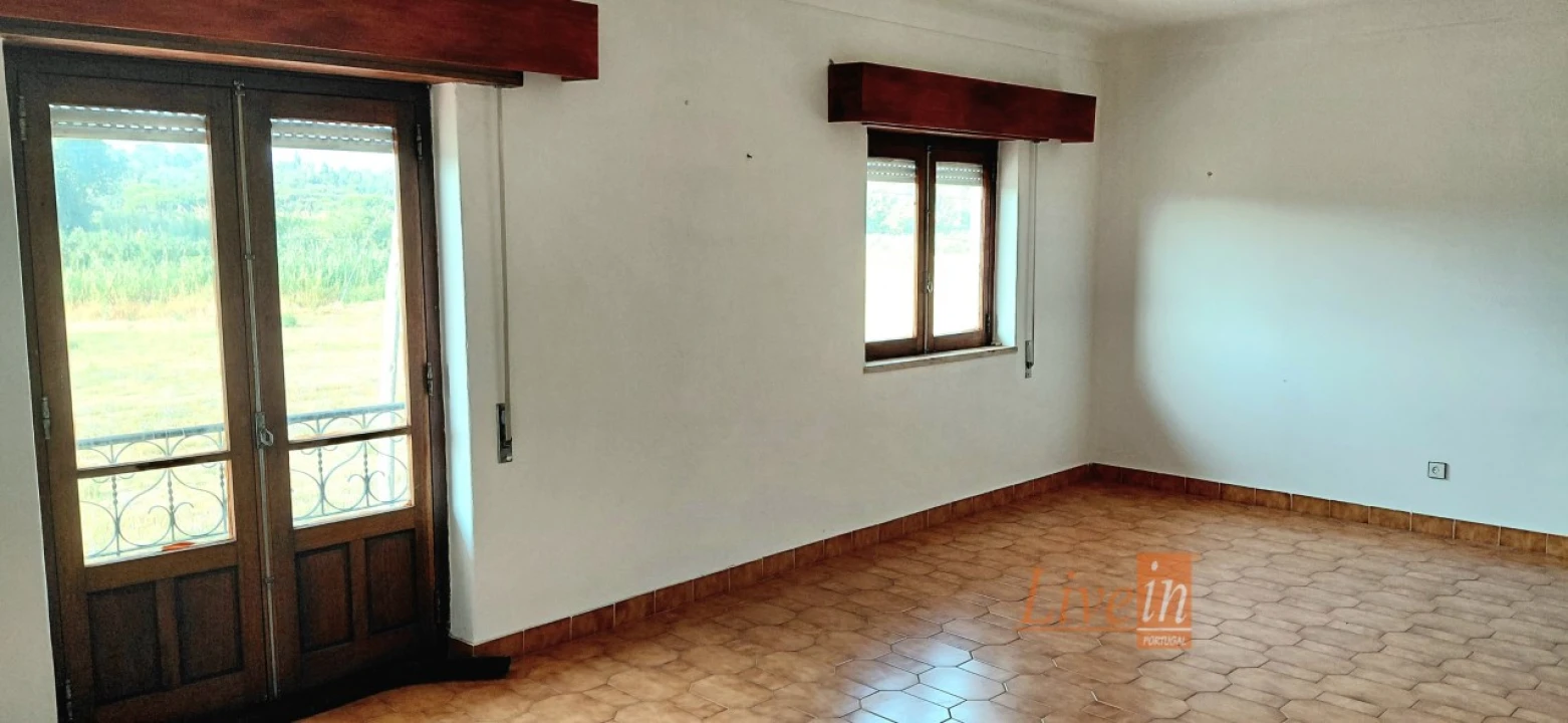 Moradia T2 para Venda em Ota Foto 7