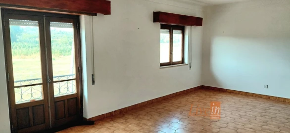 Moradia T2 para Venda em Ota