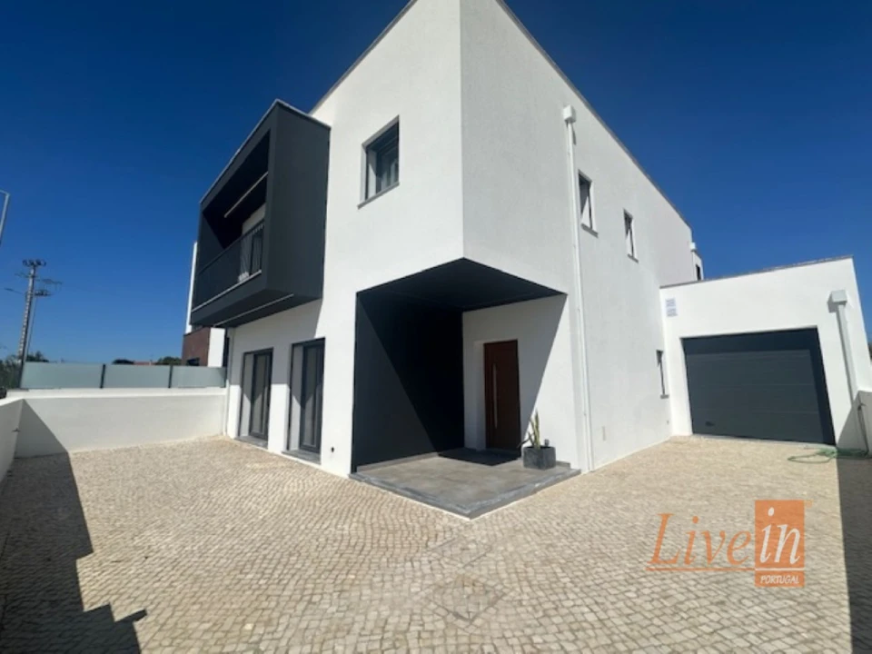 Moradia T4 para Venda em Silveira Foto 1