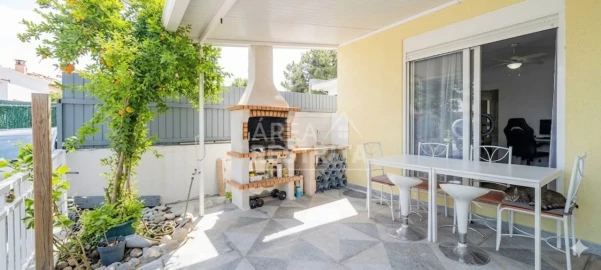 Moradia T2 para Venda em Fernao Ferro