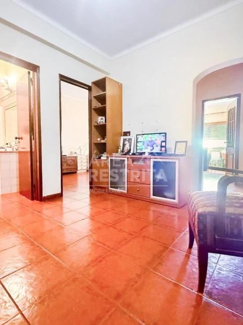 Apartamento T1 para Venda em Seixal, Arrentela e Aldeia de Paio Pires