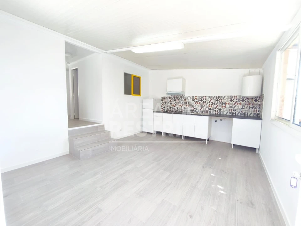 Moradia T2 para Venda em Fernao Ferro Foto 3