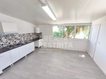 Moradia T2 para Venda em Fernao Ferro