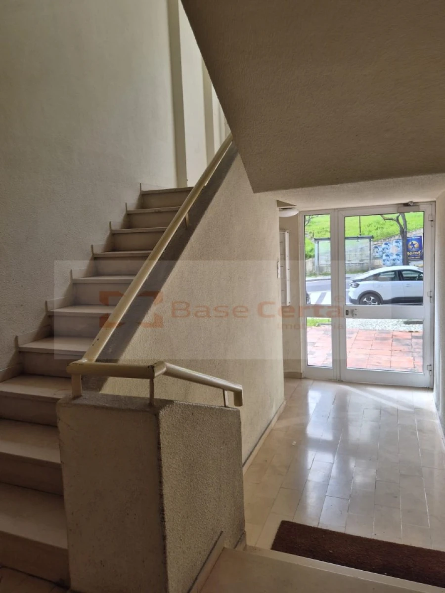Apartamento T3 para Venda em Alfragide Foto 7