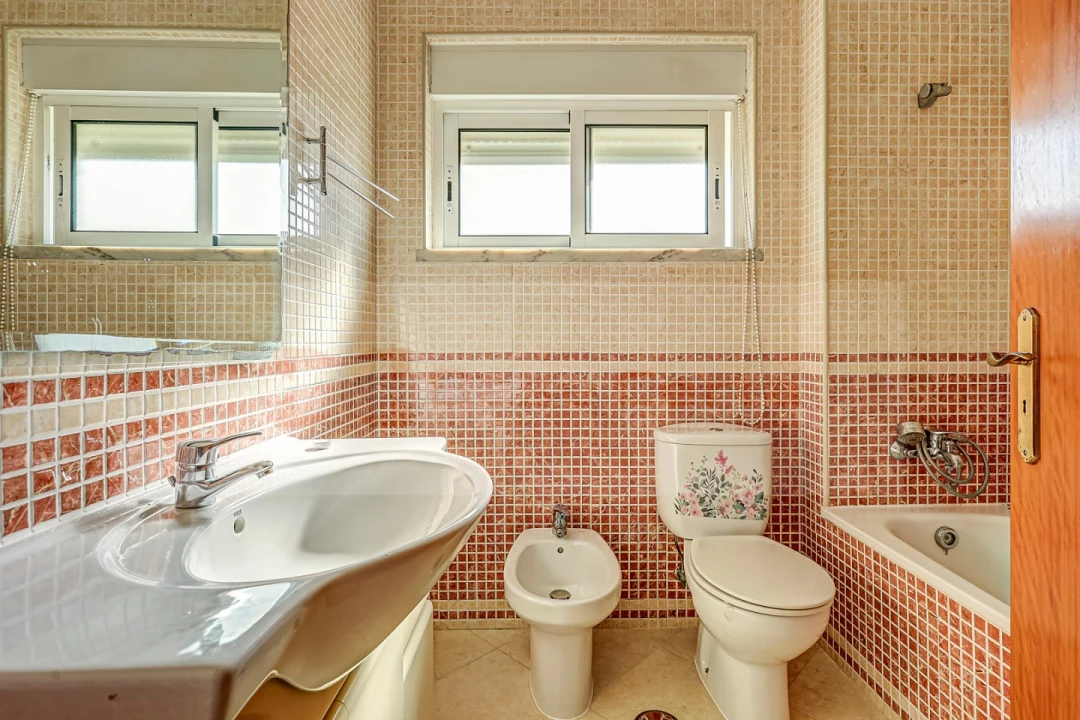 Apartamento T1 para Venda em Carregado e Cadafais Foto 10