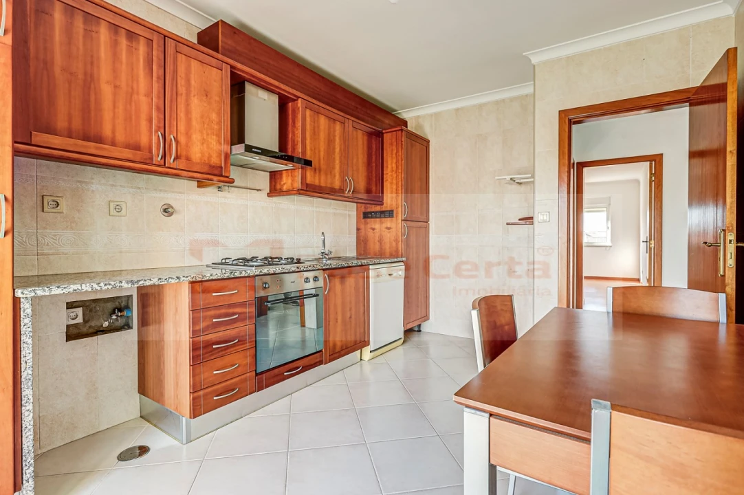 Apartamento T1 para Venda em Carregado e Cadafais Foto 3