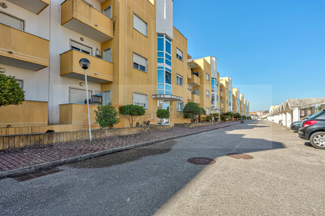 Apartamento T1 para Venda em Carregado e Cadafais Foto 19