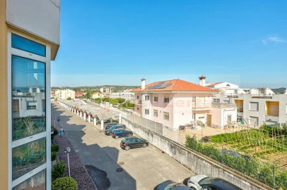 Apartamento T1 para Venda em Carregado e Cadafais