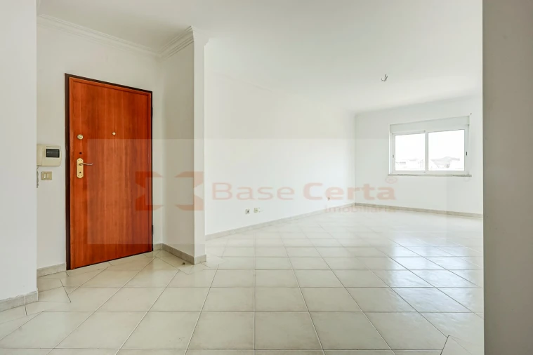 Apartamento T1 para Venda em Carregado e Cadafais Foto 5