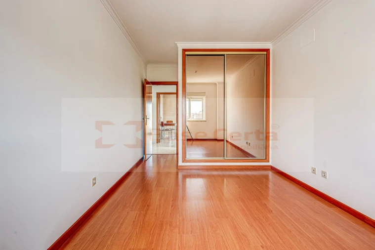 Apartamento T1 para Venda em Carregado e Cadafais Foto 13