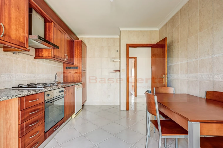 Apartamento T1 para Venda em Carregado e Cadafais Foto 2