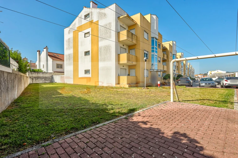 Apartamento T1 para Venda em Carregado e Cadafais Foto 21