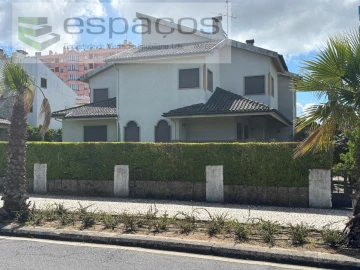Moradia T6 para Venda em Castelo Branco