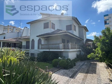 Moradia T6 para Venda em Castelo Branco