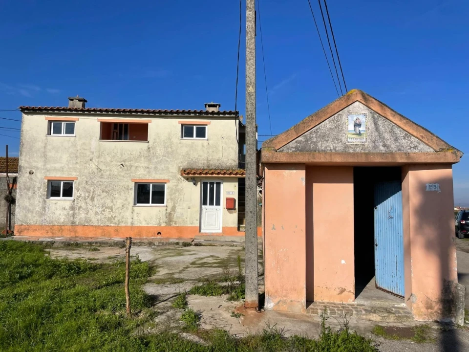 Moradia T2 para Venda em Bunheiro Foto 1