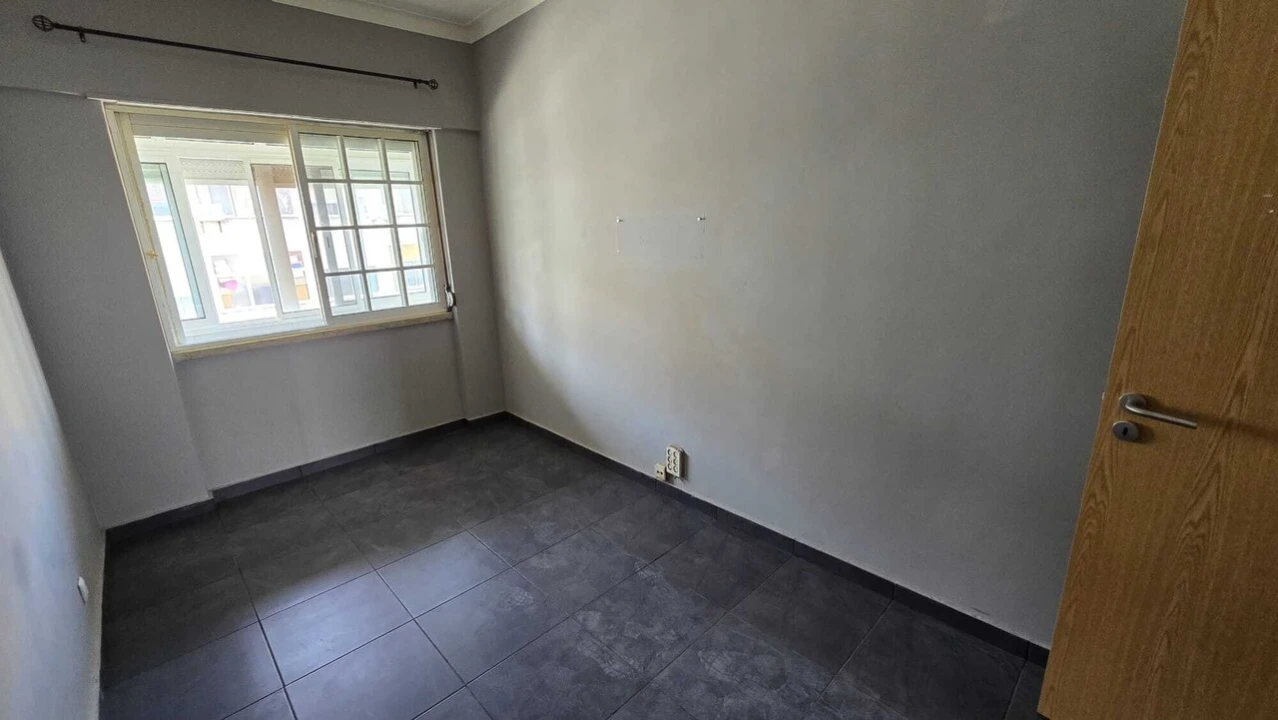 Apartamento T4 para Venda em Seixal, Arrentela e Aldeia de Paio Pires Foto 10
