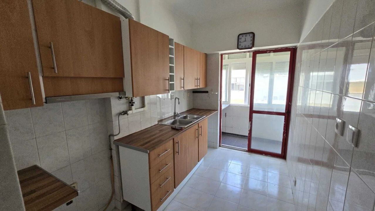 Apartamento T4 para Venda em Seixal, Arrentela e Aldeia de Paio Pires Foto 14
