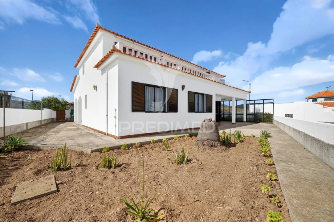 Moradia T4 para Venda em Porto Santo Foto 1