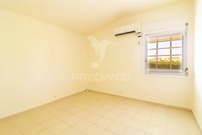 Moradia T4 para Venda em Albufeira e Olhos de Água