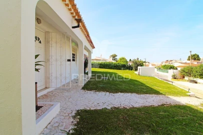 Moradia T4 para Venda em Albufeira e Olhos de Água