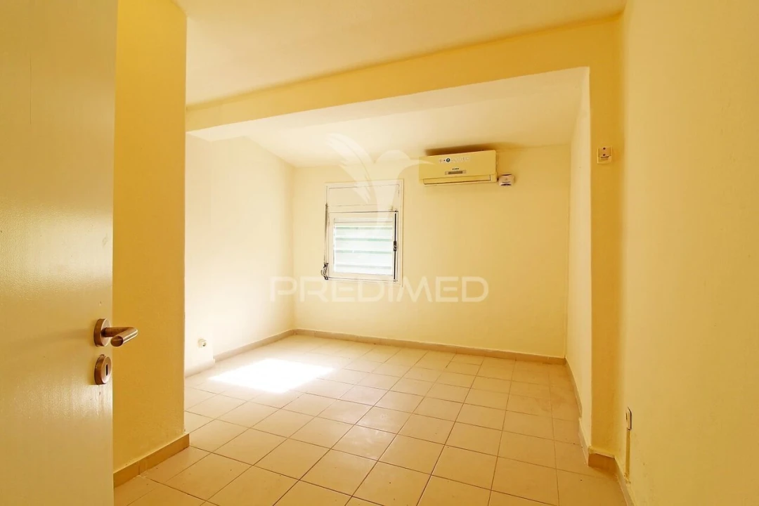 Moradia T4 para Venda em Albufeira e Olhos de Água Foto 23
