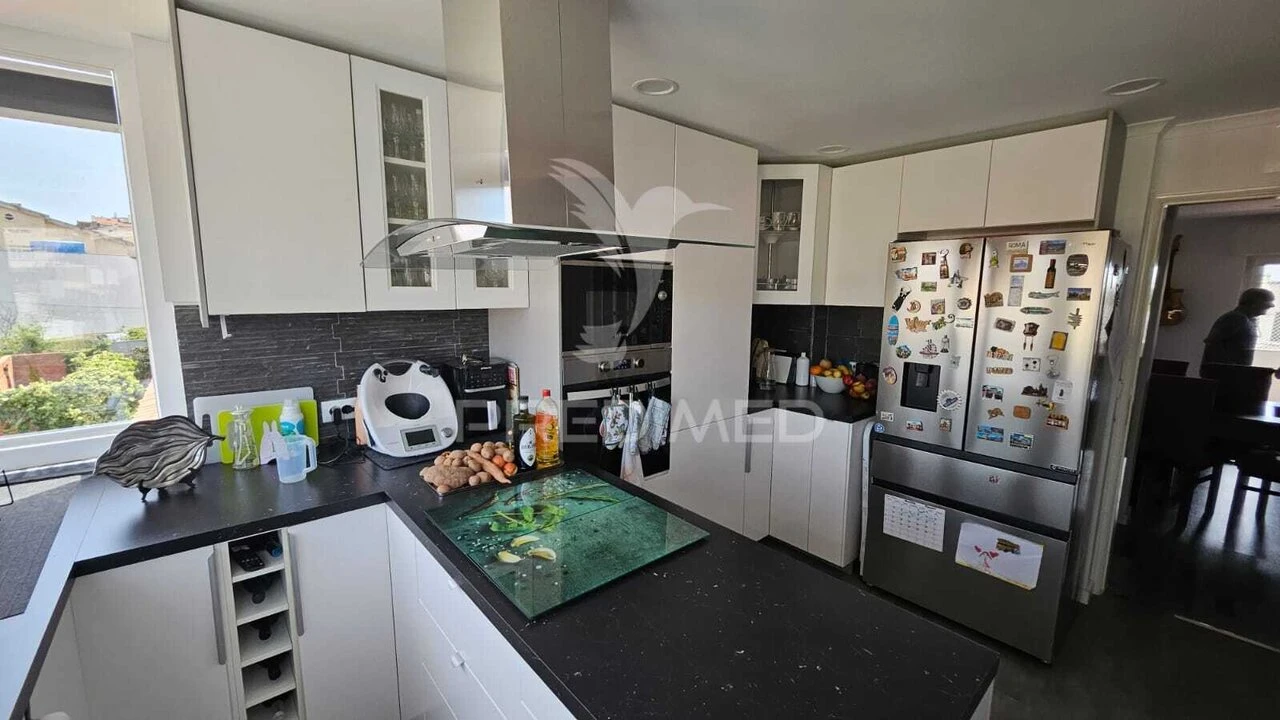 Apartamento T2 para Venda em Carcavelos e Parede Foto 5