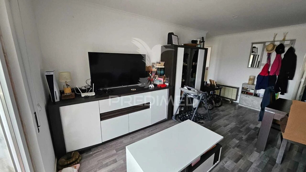 Apartamento T2 para Venda em Carcavelos e Parede Foto 2