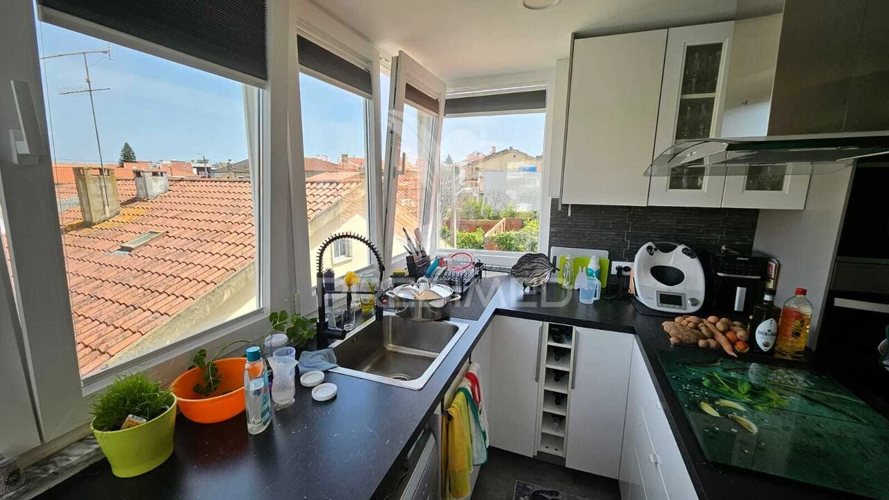 Apartamento T2 para Venda em Carcavelos e Parede Foto 6