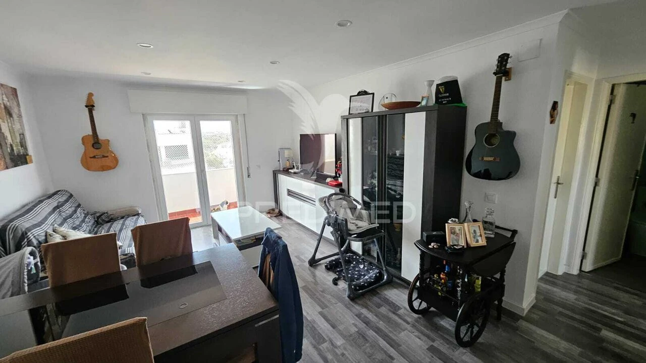 Apartamento T2 para Venda em Carcavelos e Parede Foto 8